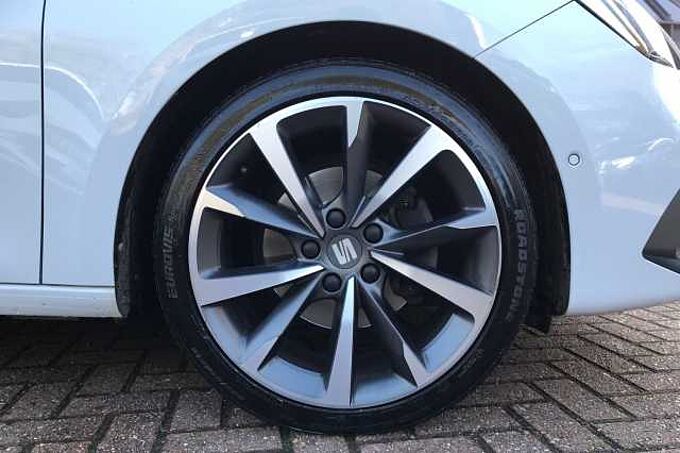 SEAT Leon FR Sport 1.5 eTSI EVO DSG-auto Petrol 150 7-speed automatic